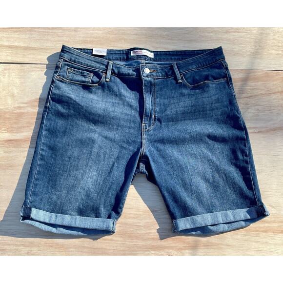 SIGNATURE LEVIS‎ STRAUSS Bermuda Denim Jean Shorts Women's Blue SIZE 34" - Picture 1 of 5